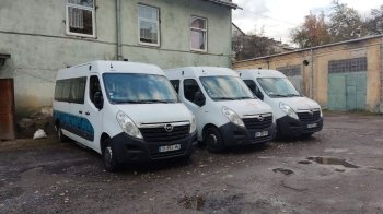 Чому карети швидкої допомоги з Франції, що стоять у Львові, довгий час не передають далі — пояснення МОЗ