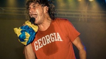 Футболку Скрябіна продадуть на аукціоні, щоб допомогти ЗСУ