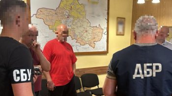 Вимагали 4 ти. доларів хабаря: У Шептицькому звільнили одного з поліцейських