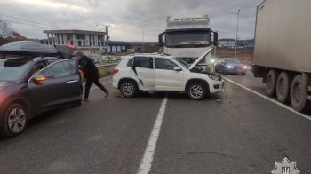 На об’їзній Львова частково перекрили дорогу через ДТП