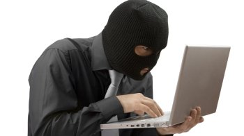 Поліція попереджає про шахраїв, які обманюють людей від імені Kyivstar