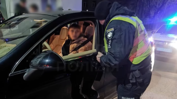Патрульні знайшли 18-річного водія Porsche, який їздив площею перед Львівською оперою