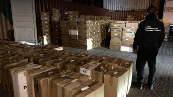 Детективи БЕБ Одещини вилучили 400 тис. пачок пакистанських цигарок