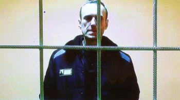 Навальний важко хворий: соратники кажуть, що Кремль повільно вбиває його