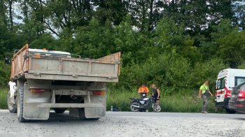 На Львівщині водій ГАЗ зіткнувся із 74-річним мотоциклістом