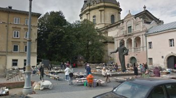 Ринок біля Федоровича у Львові: продавців зобов’язали реструвати товар