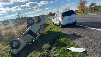 Внаслідок ДТП біля Радехова постраждали водійка та пасажирка ВАЗу