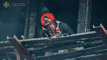 Біля Львова трапилась пожежа: згоріли два мотоцикли і скутер