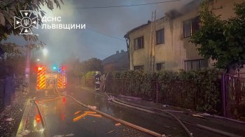 Рятувальники загасили пожежі у Мурованому після ранкової атаки РФ