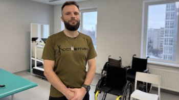 Реабілітація у Львові: військовому медику допомогли після поранення