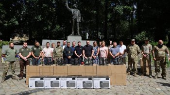 Зі Львівщини передали українським військовим 90 FPV-дронів та станції EcoFlow