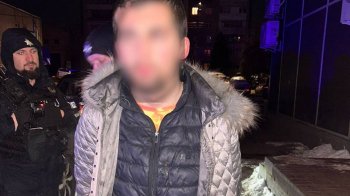 У Львові 21-річний юнак зарізав ножем сусідку та сховався у підвалі