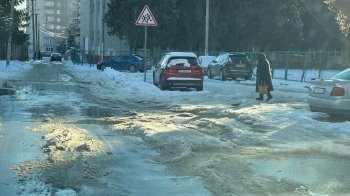 Снігове місиво та калюжі: львів’яни скаржаться на неприбрані від снігу вулиці