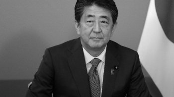 Замах на експрем'єра Японії: Сіндзо Абе помер у лікарні