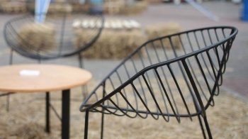 У парках Львова встановлять стільці: для тих, хто любить посидіти наодинці