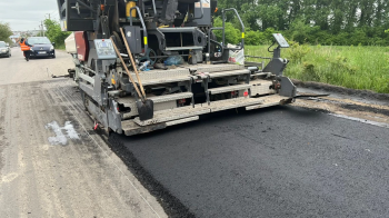 На Львівщині ремонтують дорогу Львів-Рава-Руська-Муроване