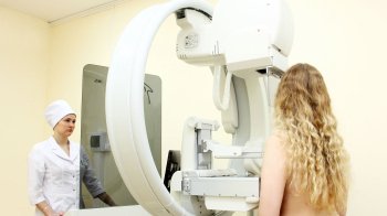 У Львові жінок запрошують у вихідний зробити мамографію: графік обстежень