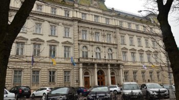 Анонім повідомив про замінування будівлі Львівської ОВА, інформація не підтвердилась