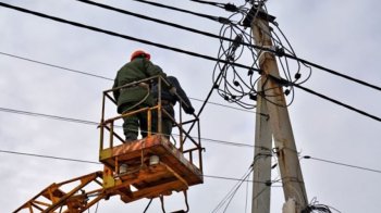 Електрики усувають наслідки негоди на Львівщині: хто постраждав найбільше