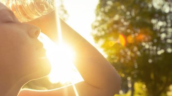 Останній літній тиждень розпочнеться зі спеки: синоптики прогнозують до +35