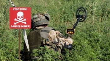 Піротехніки ДСНС розмінували понад 50 тисяч га: на розмінування всіх територій потрібно щонайменше 10 років