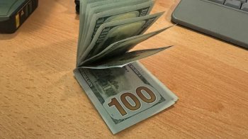 На Львівщині киянин пропонував прикордоннику 1000 доларів хабаря