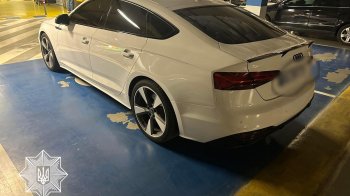 У Львові оштрафували 20-річного водія Audi за паркування на місці для людей з інвалідністю