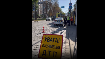 На Личаківській автобус збив 67-річну жінку