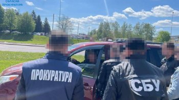 Львів’янин за 1400 дол. переправляв чоловіків за кордон: його затримали
