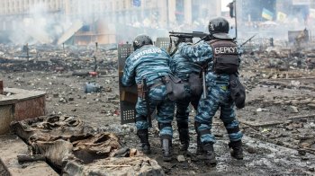 Двом “беркутівцям” оголосили підозру у знищенні зброї, з якої вбивали людей на Майдані