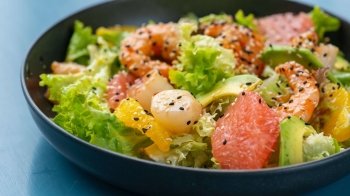 Готуємось до Нового року: 5 рецептів небанальних салатів