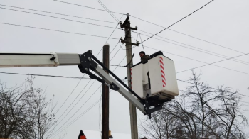 70 населених пунктів Львівщини залишилися без світла через сильний вітер