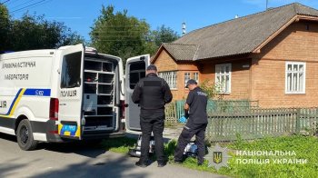 На Самбірщині вбивця зарізав 67-річну жінку та сина