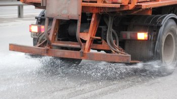 Постачальник відсудив у "Львівського облавтодору" понад 2 млн боргу за соляну суміш