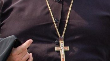 Священника з Бродів оштрафували за спробу ввезти в Україну незадекларовані медпрепарати на 9,4 млн грн