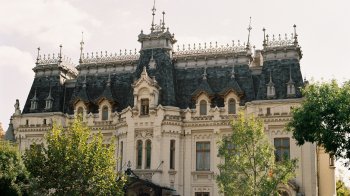 Поруч з Україною є “маленький Париж”: