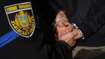 Псевдолікар виманив у бабусі 7,3 тисяч доларів: у Львові орудував неповнолітній шахрай