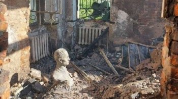 Зруйнували понад 380 пам'яток культурної спадщини: росіяни продовжують нищити українську історію та культуру