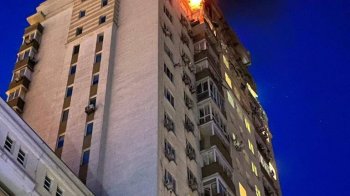 Вночі росіяни знову обстріляли Київ, вибухи лунали в багатьох районах, загинула людина