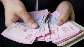 У Львові 33-річний чоловік обдурив військового на 89 тис. грн