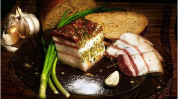 Маринування сала для копчення та консервування