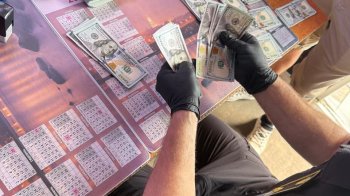 На Львівщині митники виявили незадекларованих понад 25 тис. доларів та близько 10 тис. євро