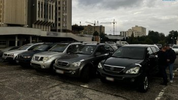 Мешканця Стрийщини судитимуть за ввезення машин під виглядом гуманітарки