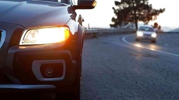 Поліція нагадує, що з 1 жовтня водії повинні їздити за межами міста з увімкненими фарами