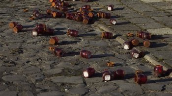 На 45-річну львів’янку склали протокол за пошкодження простору загиблих військових