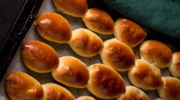 пиріжки з сиром і кропом