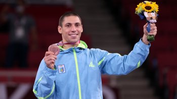 Львів’янину повернули Олімпійську медаль, яку він продав задля ЗСУ