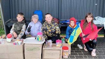 Продавали лимонад та смаколики: на Львівщині юні волонтери зібрали понад 12 тисяч гривень для ЗСУ