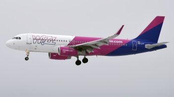 Лоукостер WizzAir, який пішов з ринку рф, знову продає туди квитки