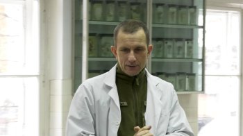 Майор медслужби ЗСУ проводить заняття для першокурсників Львівського медичного університету: історія Максима Логаша